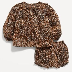 Old Navy Leopard Matching Long-Sleeve Smocked Top &
Bloomer Shorts Set